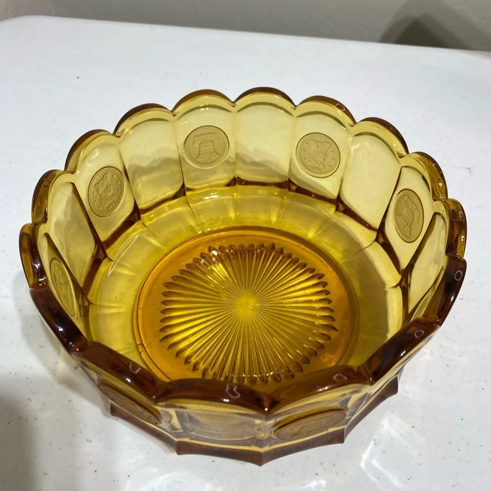 Vtg Amber Fostoria Coin Bowl Scalloped Glass 7.5” George Washington Libe…
